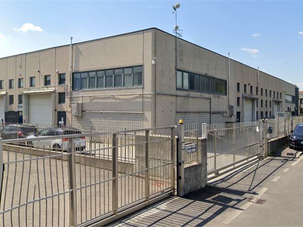 BINAGO CAPANNONE IN VENDITA