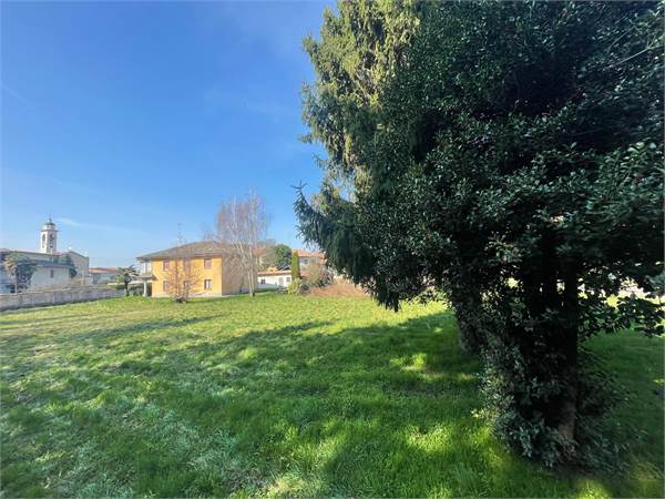 terreno edificabile a Beregazzo con Figliaro